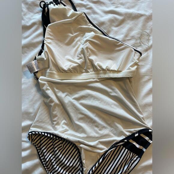 DKNY one shoulder bathing suit - Picture 2 of 3